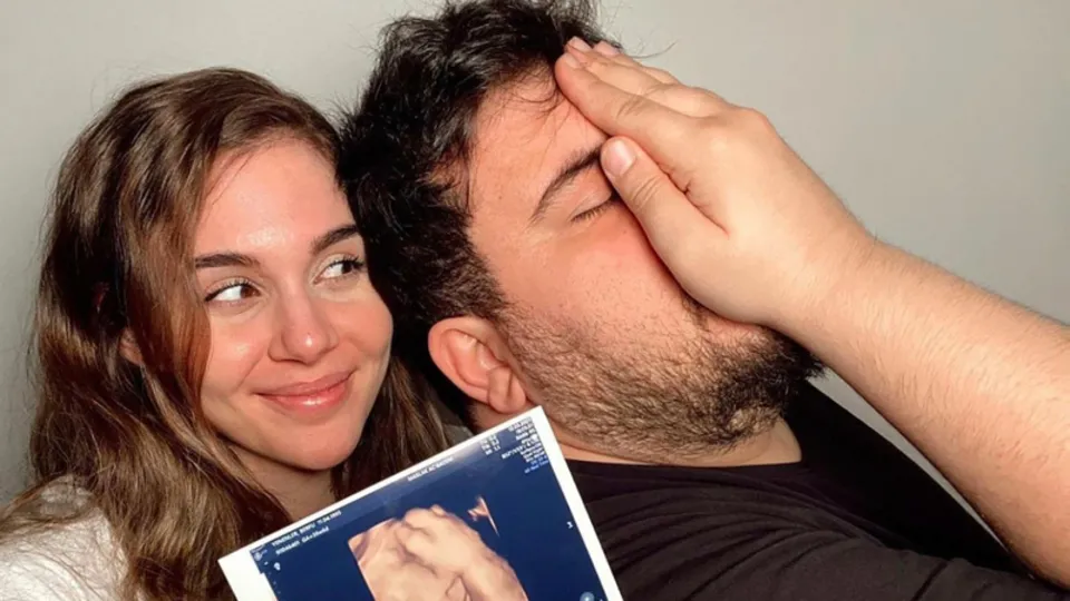 Üç hafta önce anne olmuştu! Berfu Yenenler’den üçüncü çocuk açıklaması