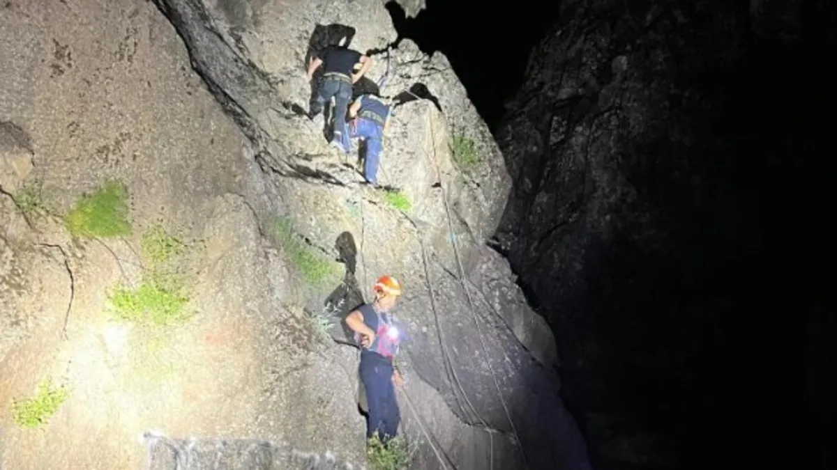 Pilvenk Şelalesi'nde mahsur kaldı: Ekipler kurtarmak için seferber oldu