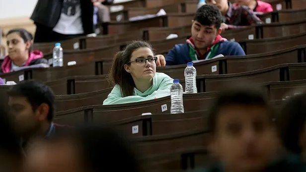 AUZEF sınav giriş yerleri sorgulama: 2022 AUZEF vize sınavı ne zaman, hangi tarihte? Sınav giriş belgesi nereden görüntülenir?