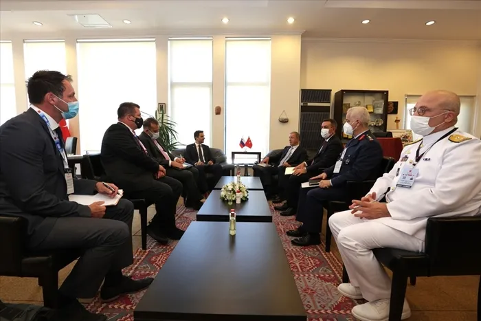 Bakan Hulusi Akar'dan son dakika Libya ve Azerbaycan görüşmeleri - 2