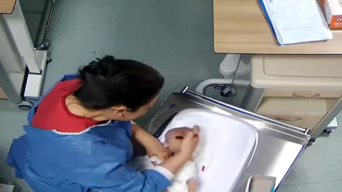 Kahramanmaraş'taki cani hemşirenin yeni görüntüleri ortaya çıktı! Başka bir bebeği de darbetmiş - 2