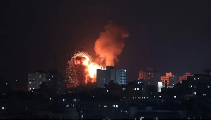 1713372319995.jpeg Terör devleti İsrail sivillerin sığındığı okulu bombaladı: 2'si çocuk 4 kişi öldü - 2