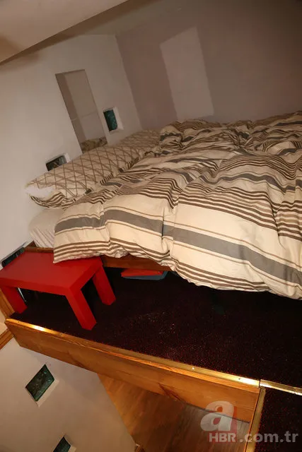 Evinin ortasında rögar kapağı buldu! Bakın nereye çıktı 16