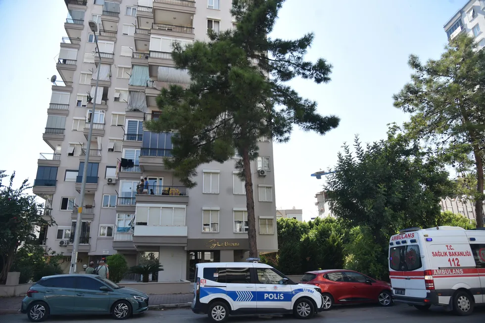 1787240610540.jpg Çilingirle girilen evde acı tablo! Anne ile kızı farklı odalarda ölü bulundu - 1