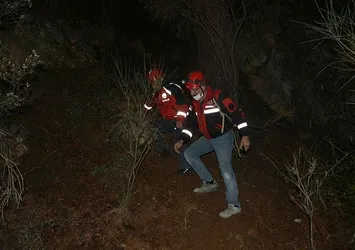 Kayalıklardan düşen ünlü iş insanı Ahmet Azmi Zırh 8 saatte kurtarıldı