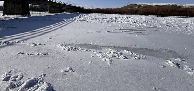 Patnos karla beyaza büründü