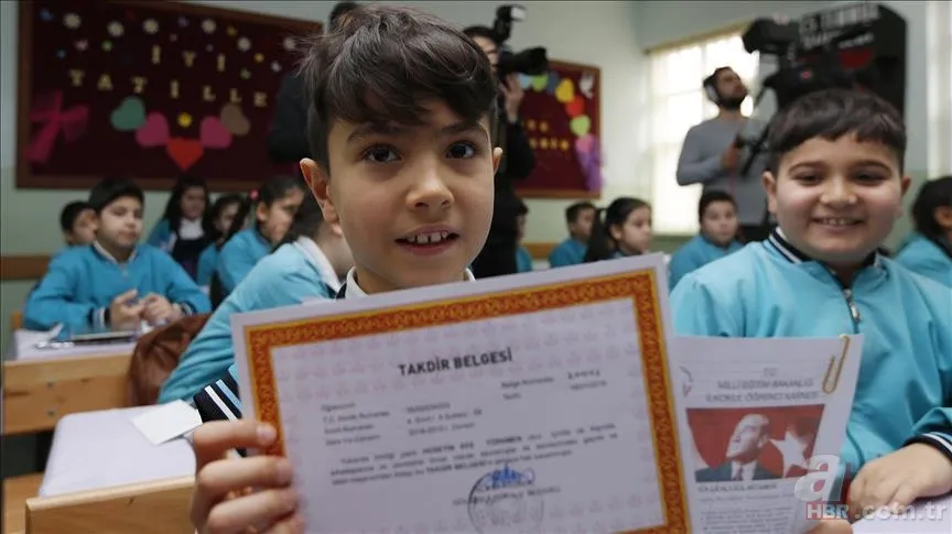 KARNE MESAJLARI 2023: Kısa, anlamlı güzel sözler! Karne alan öğrenciye komik FACEBOOK, WHATSAPP, INSTAGRAM tebrik mesajları! 6