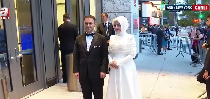 baskan-erdogan-turkevinde-nikah-sahidi-oldu-cift-o-anlari-a-habere-anlati-gururluyuz-1758672216187.jpg (foto- ahaber.com.tr - ekran görüntüsü)