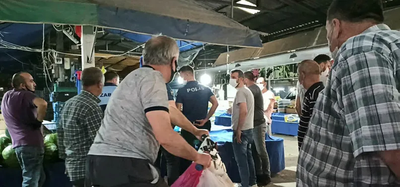 Sakarya'da karpuzu kestirip almayan müşterisini bıçakla kovaladı