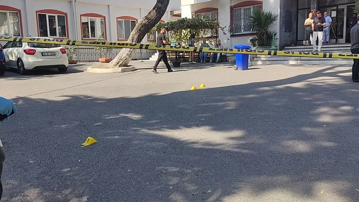 Balıklı Rum Hastanesi önünde silahlı saldırı!