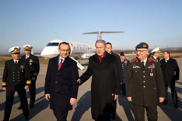 son-dakika-milli-savunma-bakani-hulusi-akardan-yunanistana-sert-mesaj-hakkimizi-cignetmeyecegiz-1673251868983.jpg Son dakika: Milli Savunma Bakanı Hulusi Akar'dan Yunanistan'a sert mesaj: Hakkımızı çiğnetmeyeceğiz - 2