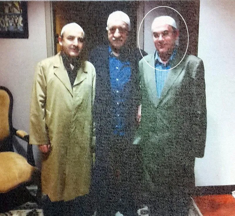 'Gülen'i tanımam' diyen darbecinin Gülen'le fotoğrafı çıktı - 1