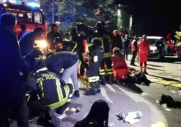 İtalya'daki gece kulübünde izdiham
