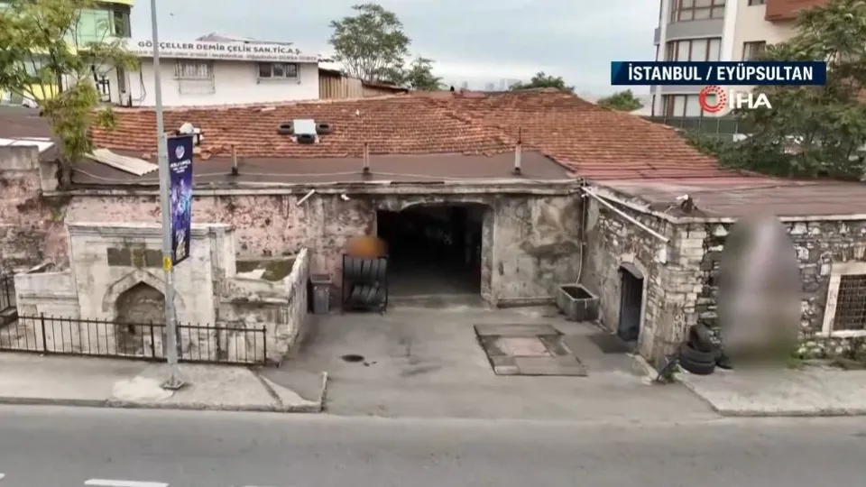 400 yıllık bina oto lastikçi oldu