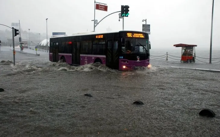 İstanbul’da afet gibi yağmur
