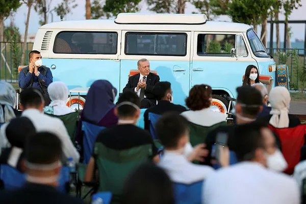 Başkan Erdoğan Mersin’de üniversite öğrencileriyle bir araya geldi: Cumhuriyet tarihinde görülmemiş projeler geliştirdik