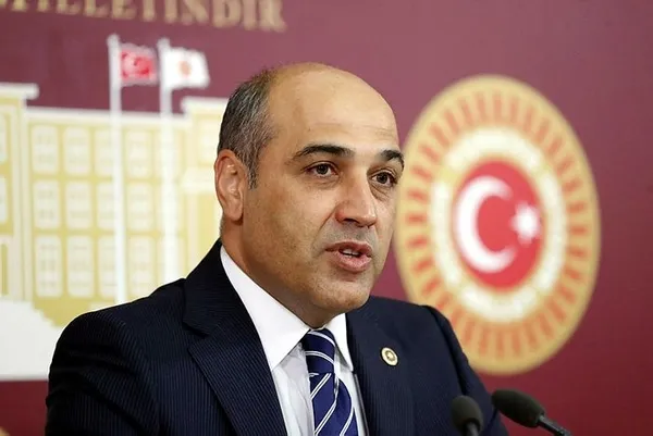 1665733366126.jpg CHP'de skandal olay! Vekil Fikret Şahin ilçe başkanını hapse attırdı! - 1