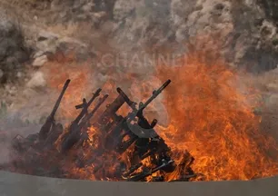 PKK'lı teröristler silahları yaktı! Yarım asırlık terör belasının sona erdiği anlar | İşte silah bırakanların isim isim tam listesi...