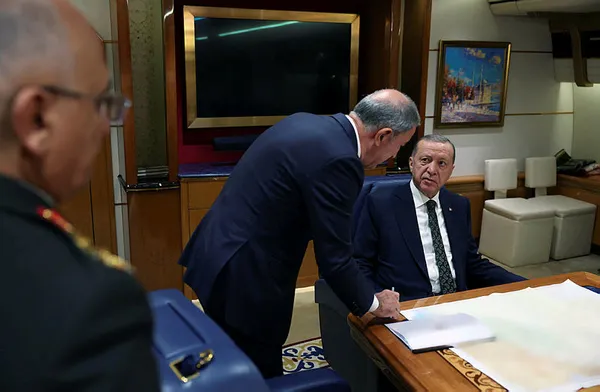 Başkan Erdoğan Bakan Hulusi Akar’dan operasyonlar hakkında bilgi aldı: Pençe Kılıç’ta 184 terörist öldürüldü