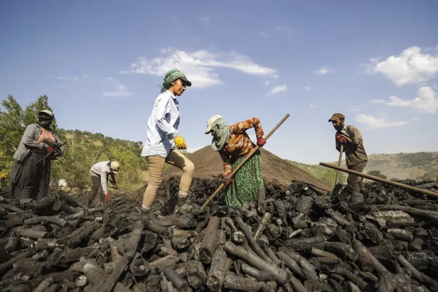 1-mayista-ne-oldu-anlami-nedir-emek-ve-dayanisma-gunu-ne-zaman-ortaya-cikti-isci-bayrami-tarihcesi-1682844813362.jpg 1 Mayıs'ta ne oldu, anlamı nedir? Emek ve Dayanışma Günü ne zaman ortaya çıktı? İşçi Bayramı tarihçesi... - 2