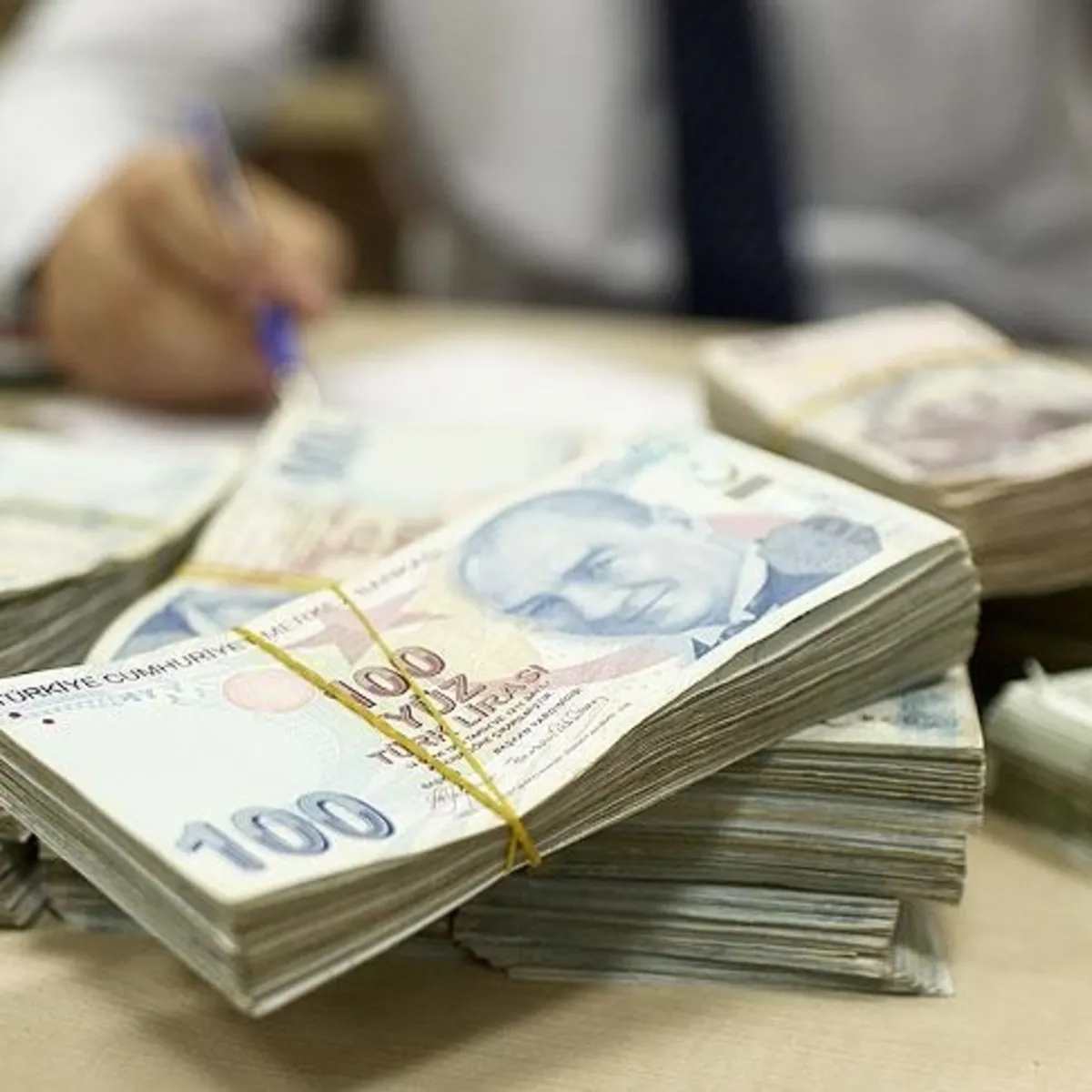 Milyonlarca emeklinin gözü kulağı bu haberde: Bayram ikramiyesinde yeni rakamlar netleşiyor!