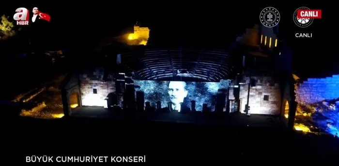 Son dakika: 29 Ekim Cumhuriyet Bayramı Büyük Cumhuriyet Konseri ile kutlandı - 1