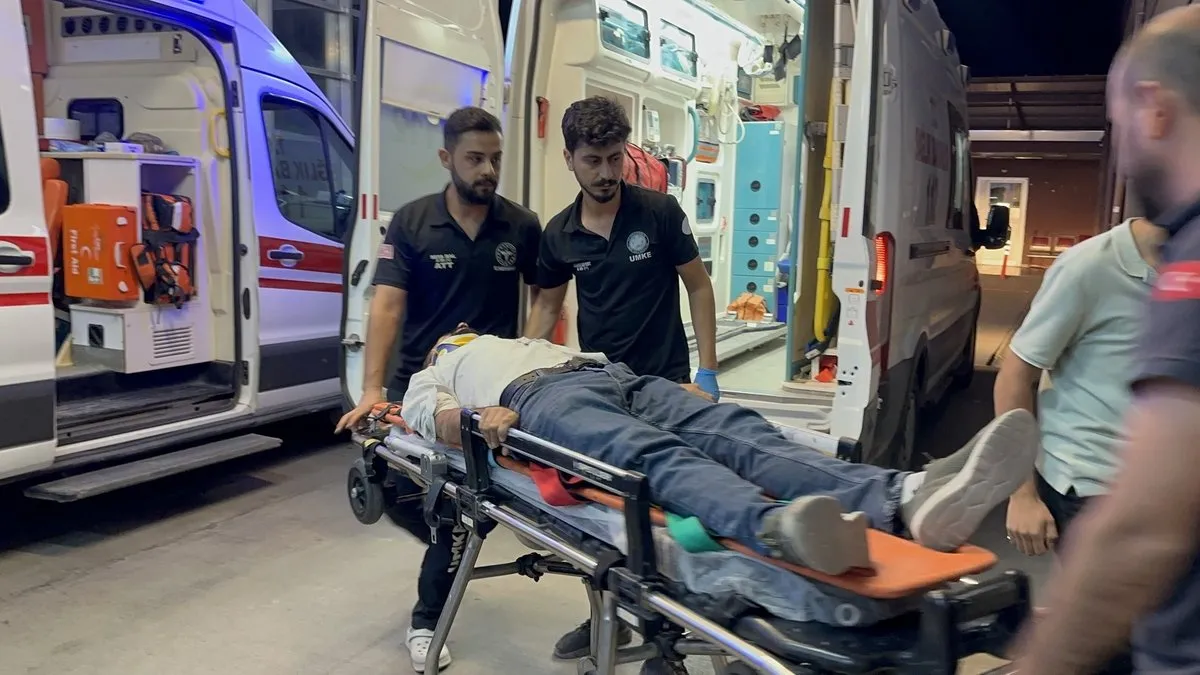 Kavgayı ayırmak isterken darp edildi! 1 yaralı