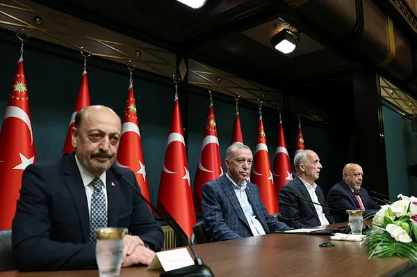 Kamu işçilerinin zammı belli oldu! Müjdeli haberi Başkan Erdoğan açıkladı