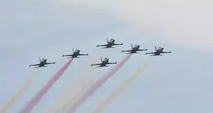 Türk Yıldızları’ndan Çorlu’da gösteri uçuşu