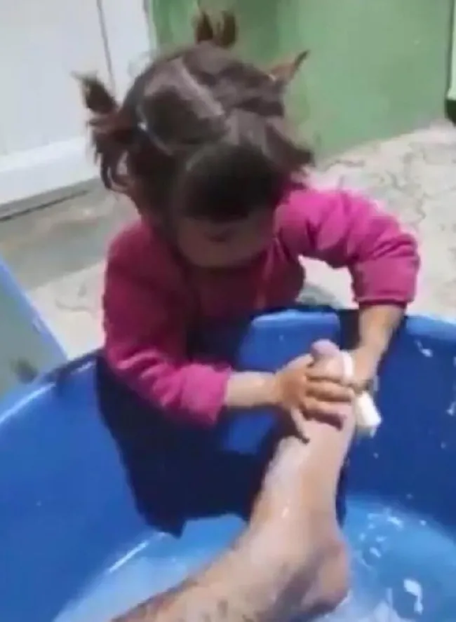Şanlıurfa'da yeğenine ayak yıkatıp sigara içiren amcaya suç duyurusu - 3