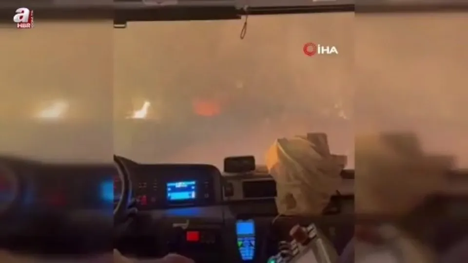 Arazözle alev kapanında korku dolu anlar! Ölürsek beraber öleceğiz
