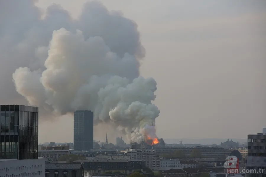 Dünya Notre Dame Katedrali'ndeki yangını konuşuyor! 5