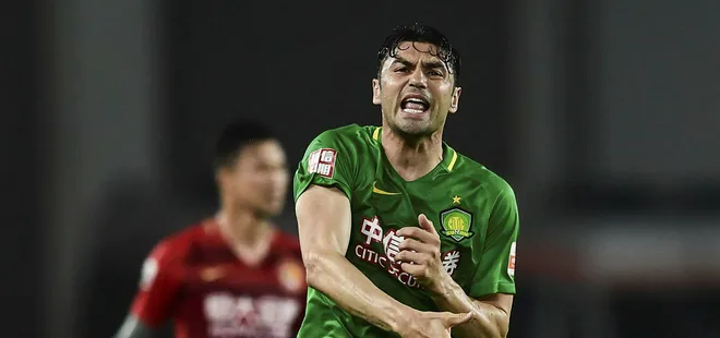 Burak Yılmaz kırmızı kart gördü