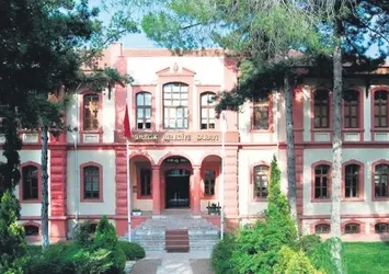 CHP'li Bilecik Belediyesi maaşları ödeyemez hale geldi!