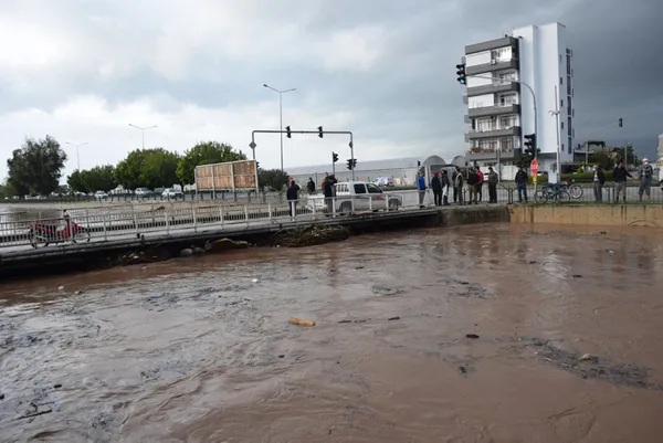 Son dakika | Türkiye yarından itibaren sağanak yağışın etkisi altında kalacak! Meteoroloji saat verip uyardı - 2