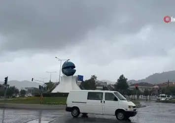 Muğla Marmaris’te sağanak yağışlar devam ediyor