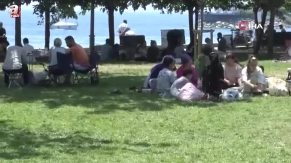 Bakırköy sahili doldu taştı