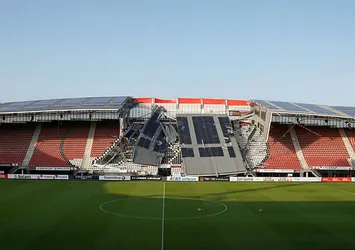 AZ Alkmaar'ın stadının çatısı çöktü