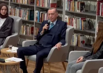 Başkan Erdoğan Rami Kütüphanesi'ndeki Gençlik Buluşması'nda şiir okudu!