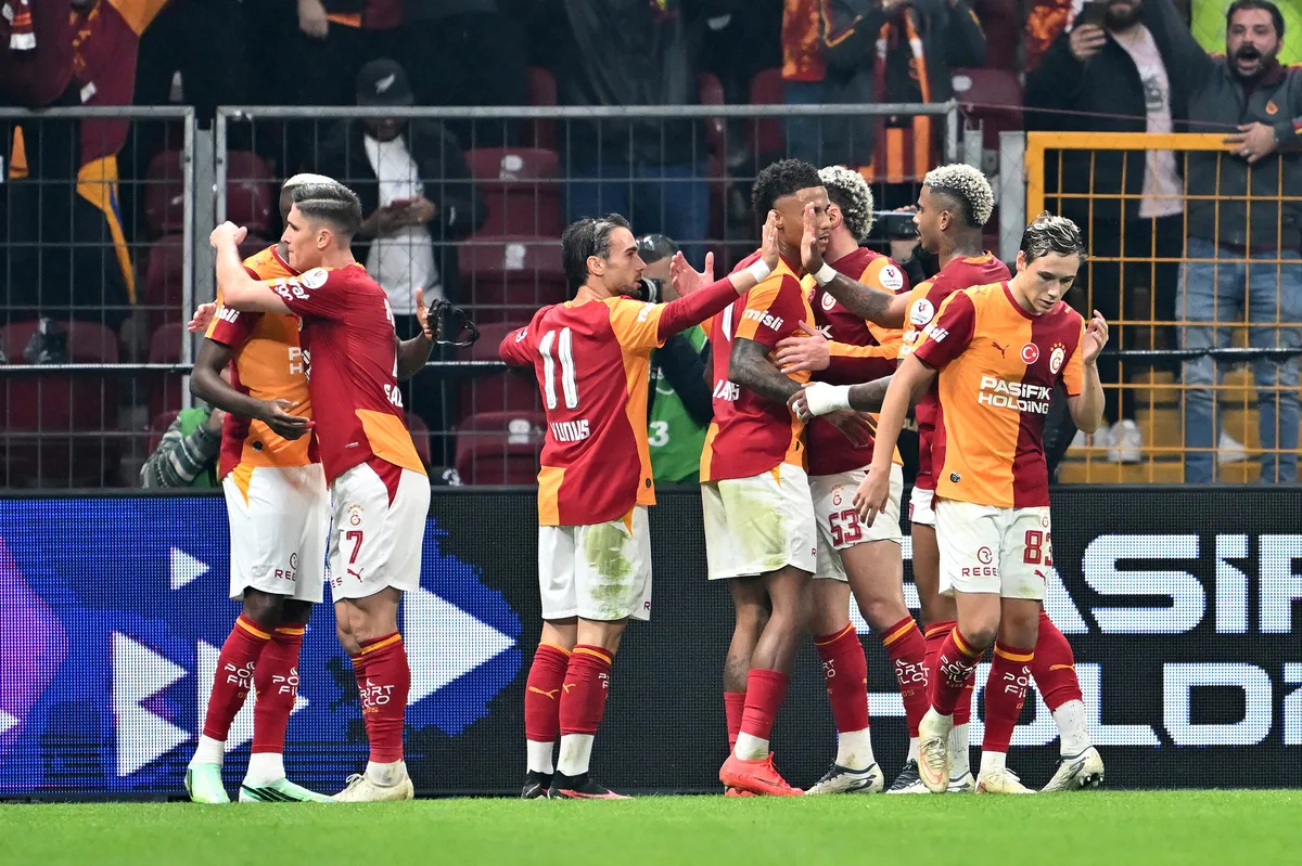 CANLI Galatasaray Konyaspor karşısında 4'te 4 peşinde! - 2
