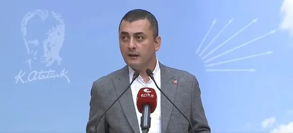 CHP’li Eren Erdem’in basın toplantısında büyük komedi! Boş koltuklara hitap ederken Oscar’lık çaktırmama çabası