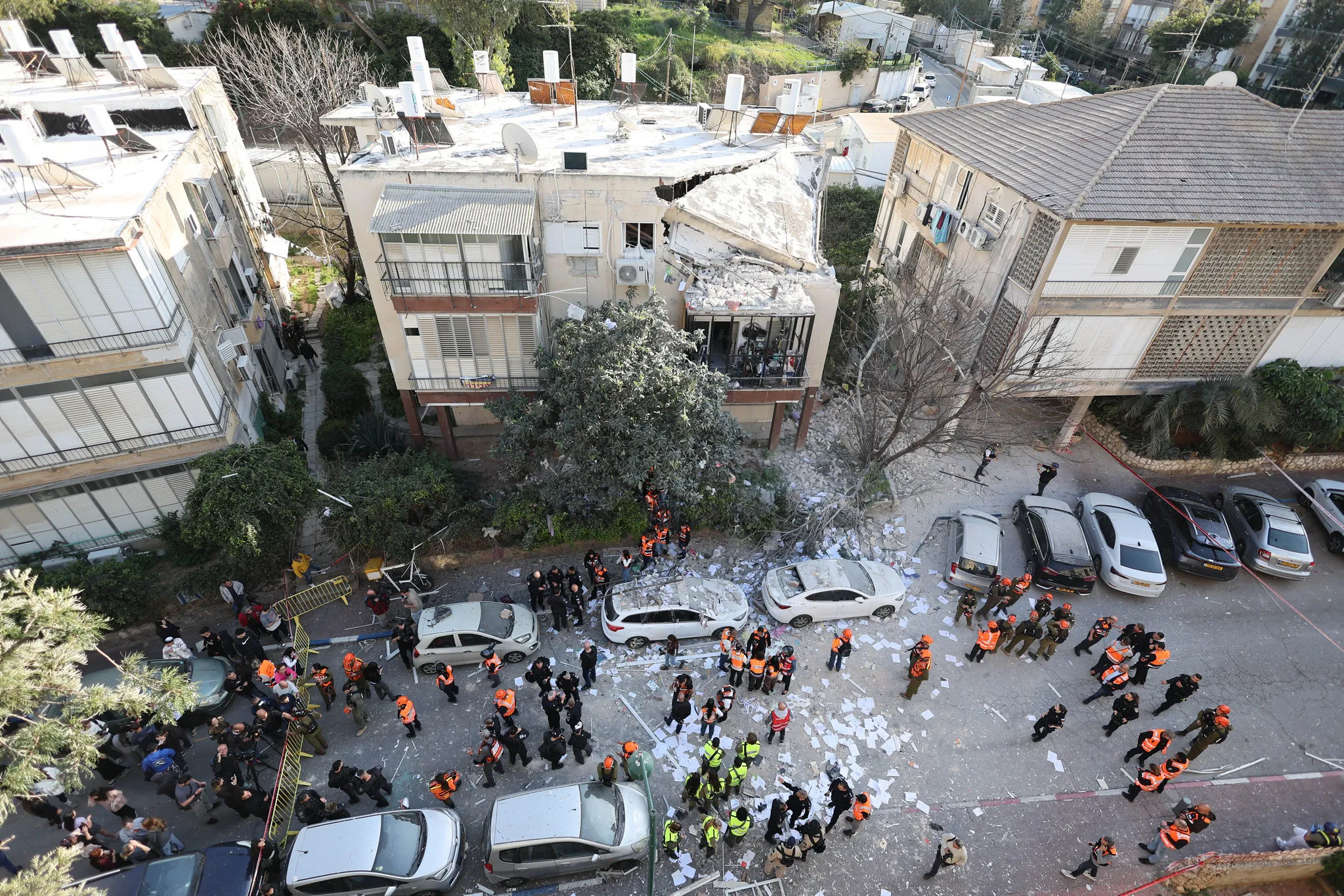 ABD ve İsrail saldırdı, İran misilleme yaptı: Tel Aviv'deki yıkım böyle kaydedildi