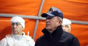 Bakan Akar’dan ABD ve Yunanistan’a mesaj!