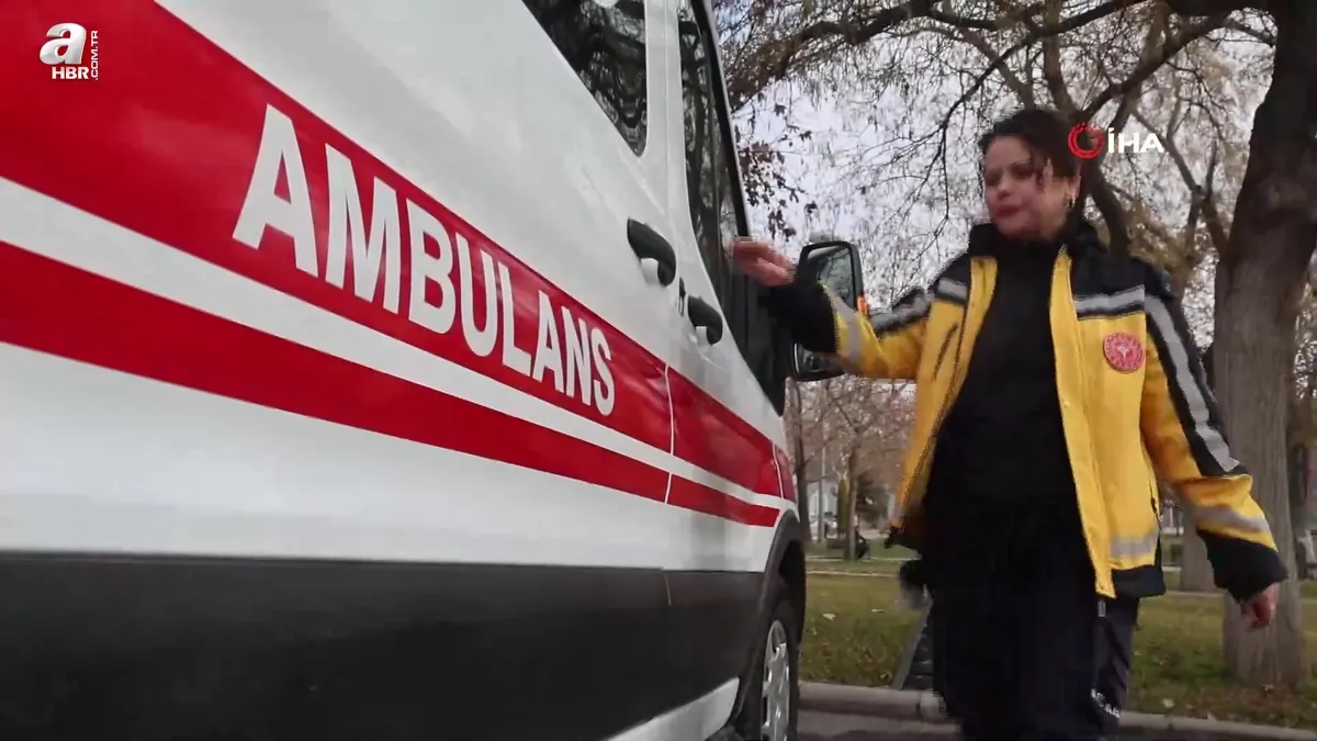 Konya'da kadın ambulans şoförü hayat kurtarmak için zamanla yarışıyor