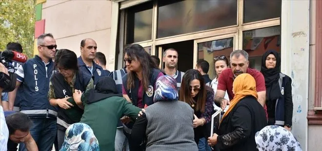 Diyarbakır Anneleri HDP’lilerin yakalarını bırakmıyor : Bizden kaçamazsınız