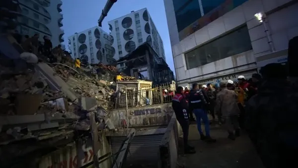 7.4’lük deprem 10 ilde hissedildi! Acı haberler peş peşe geliyor | Emniyet Genel Müdürlüğü’nden flaş uyarı