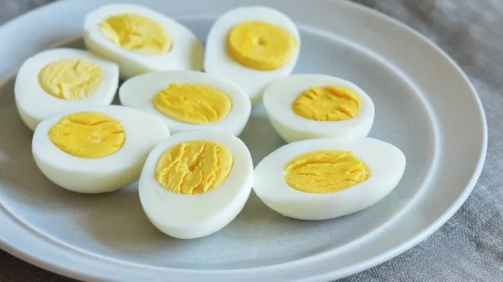 Fazla yumurta yiyenler dikkat: O hastalıklar tetikleniyor! Fazlası yumurta yemenin zararları
