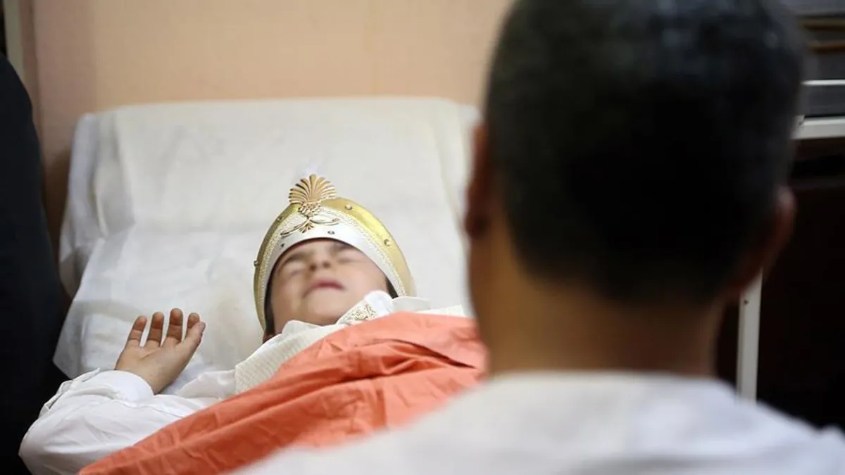 Sünnetin enfeksiyonsuz iyileşmesi için en uygun zaman "yaz tatili" dönemi