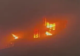 Bağcılar'da karton bardak imalathanesinde yangın