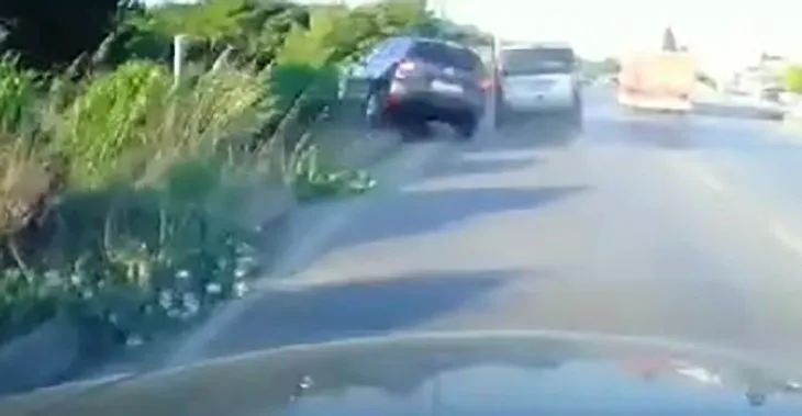 İzmir’de makas dehşeti! Tatil dönüşü feci kaza | Kaza anı kameralarda